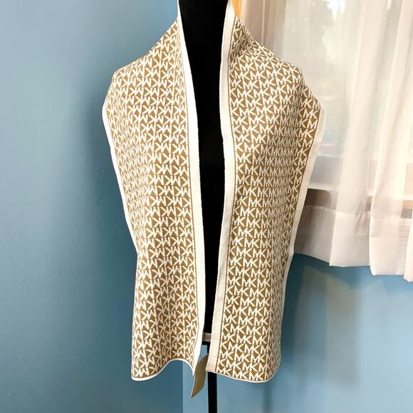 NWT Michael Kors Camel Signature Scarf - Picture 3 of 3